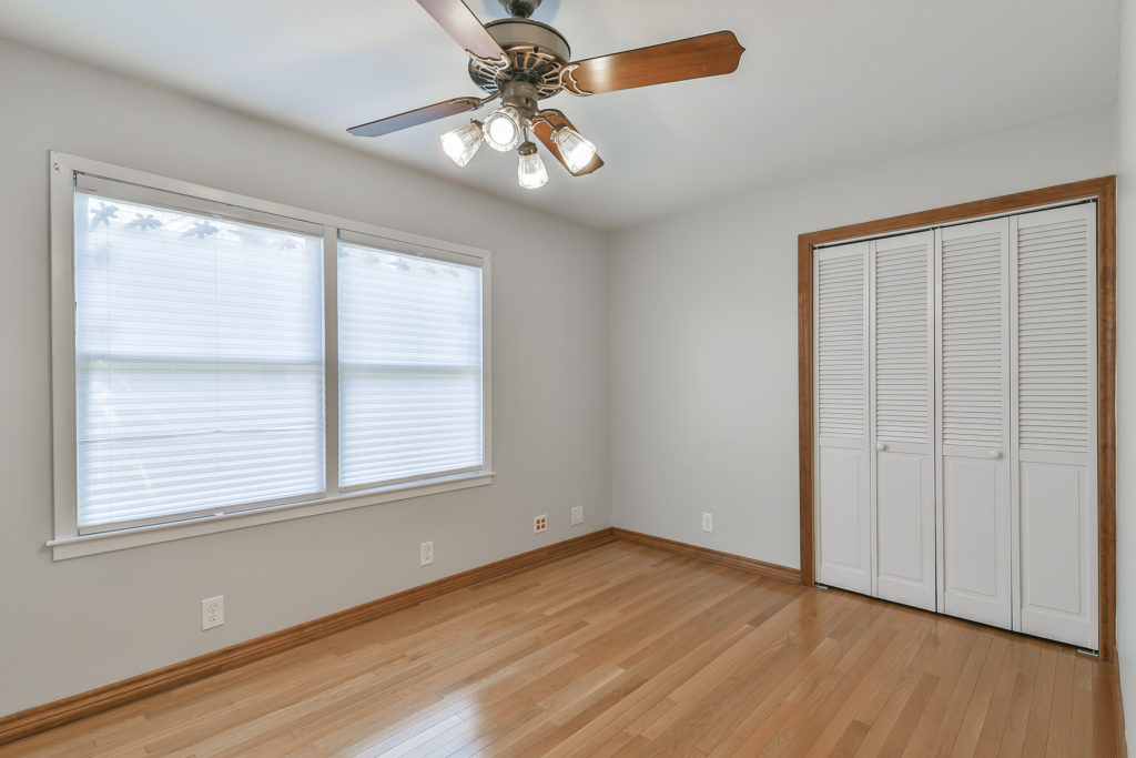 Second guest bedroom.